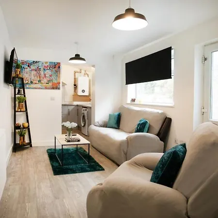 Spacious 2 Bedroom Apartments - 5 Mins From Qmc, Universities And City Centre! Nottingham Exterior photo