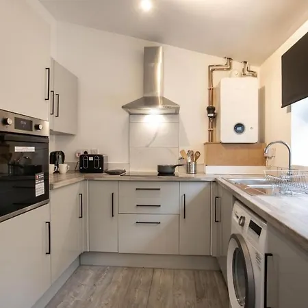 Spacious 2 Bedroom Apartments - 5 Mins From Qmc, Universities And City Centre! Nottingham Exterior photo