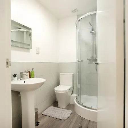 Spacious 2 Bedroom Apartments - 5 Mins From Qmc, Universities And City Centre! Nottingham Exterior photo